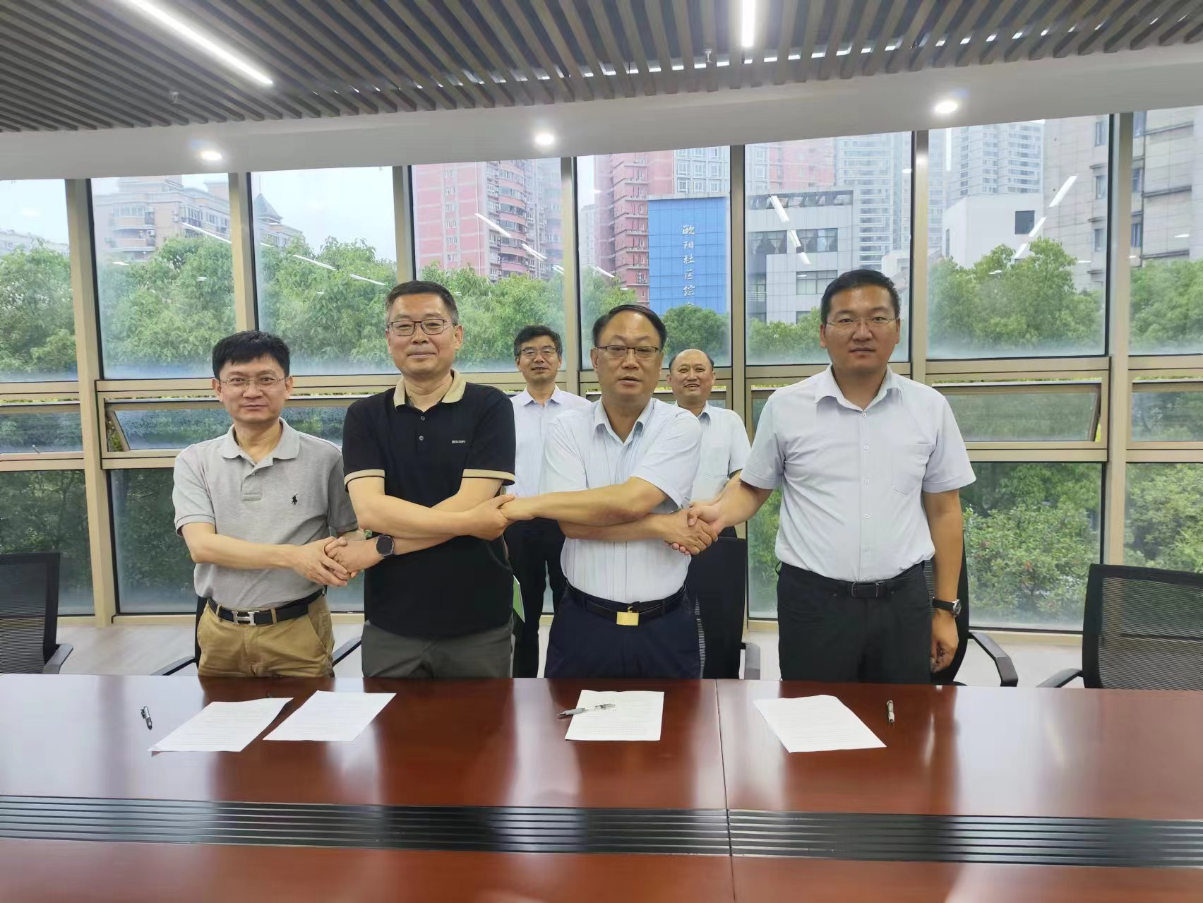 鉴黑担保网(jhdbw)·最具权威唯一维权担保平台