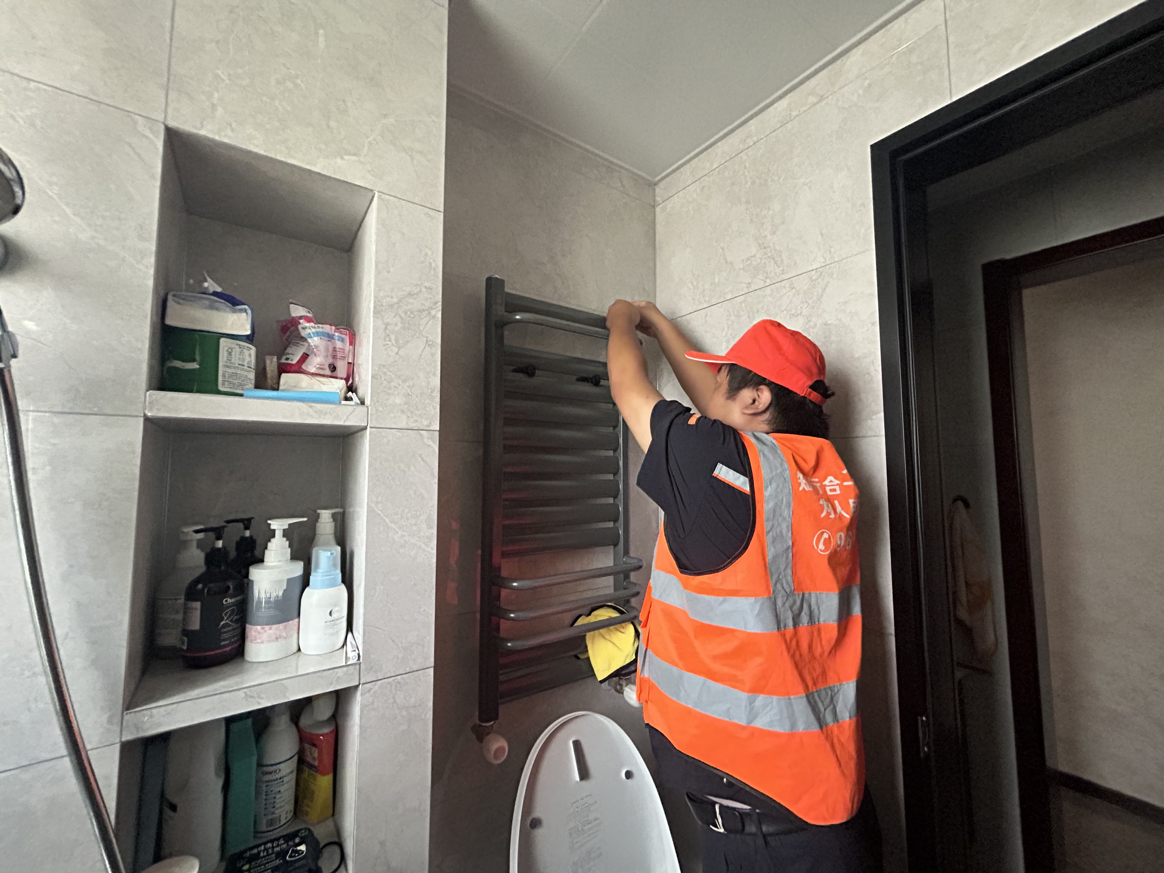 鉴黑担保网(jhdbw)·最具权威唯一维权担保平台